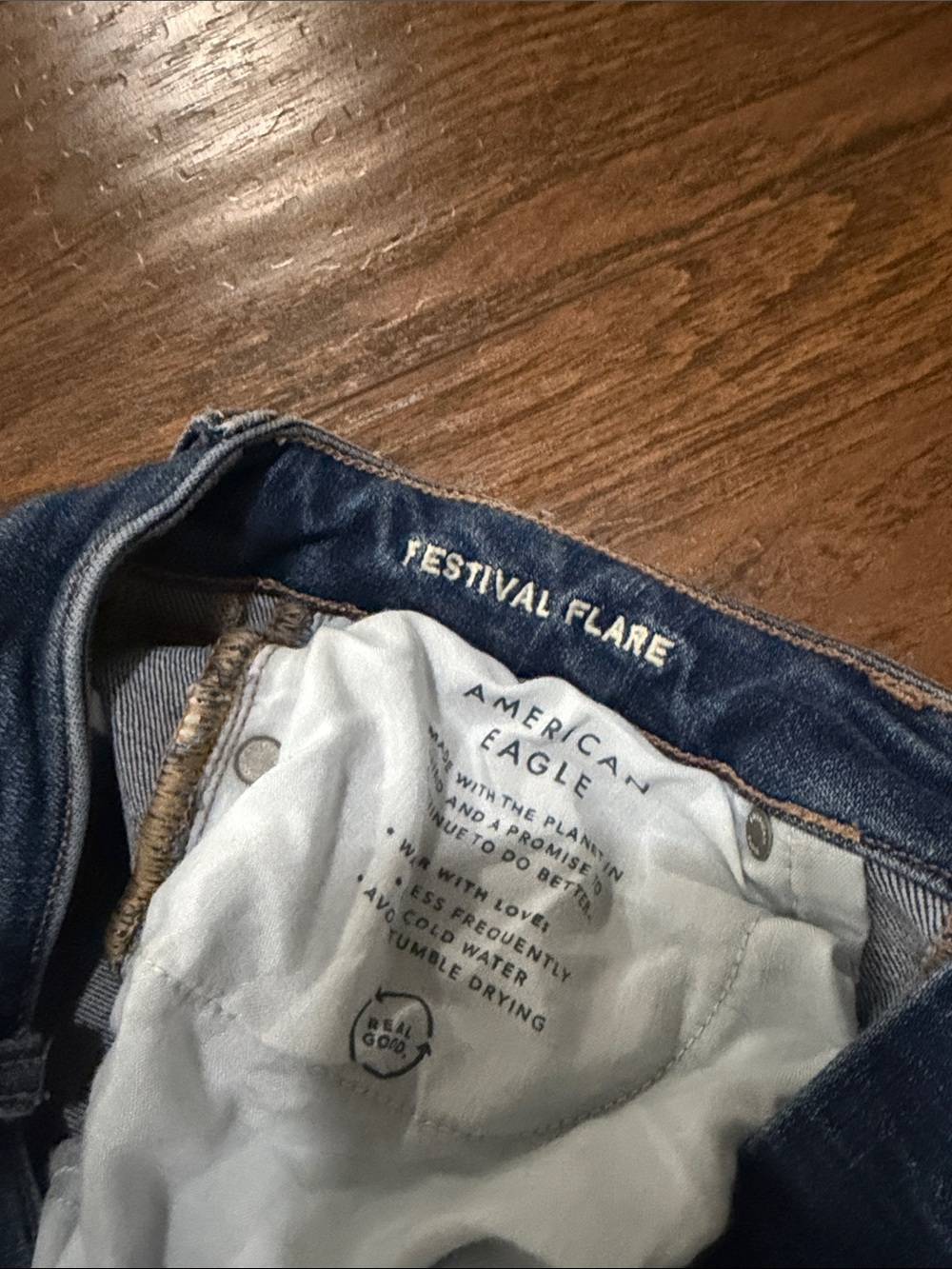 American Eagle Outfitters Medium Blue High-Rise Flared Jeans - Picture 4 of 6